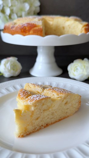Delicious Quark Cake Recipe 😍🤍 Indulge in a light and fluffy cake with a creamy quark filling, beautifully swirled for a stunning look and a deliciously soft texture. The airy sponge perfectly complements the rich, slightly tangy filling, making it an irresistible treat for any occasion. Enjoy! 🥰 📝 Ingredients Cake Batter: • 2 egg whites (size M) • 120 g all purpose flour • 1 tsp baking powder • 50 g soft butter • 50 g sugar • 1 tsp vanilla extract • A pinch of salt • 70 ml milk Filling: • 1