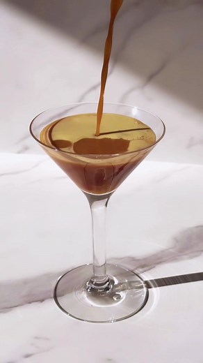 Delicious Caramel Apple Espresso Martini Recipe