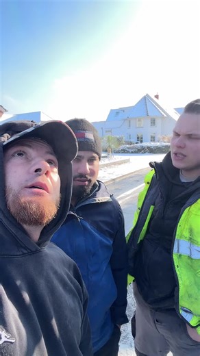 3 măgari pe cer 😂😂😂