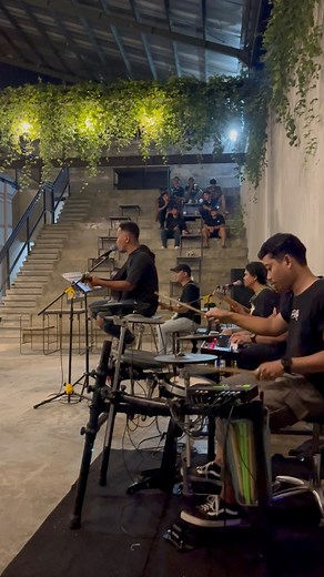 Peterpan - Membebaniku (album alexandria) | Singaloudmusic