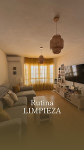 RUTINA DE LIMPIEZA EN UNA HORA Hoy os enseño mis consejos para optimizar la limpieza diaria en una hora y dejes la casa medianamente limpia para vivir en paz! Es importante el mantener, llevar una rutina y un orden. Así tu casa no se te irá de las manos! Ahora contadme vosotros qué tipo de rutinas hacéis a diario para mantener un mínimo de limpieza en el hogar. #huelealimpio #tipshogar #tipslimpieza #limpiar #limpieza #tips #limpiezadelhogar #hogar #trucoslimpieza #limpio #rutinalimpieza #rutina