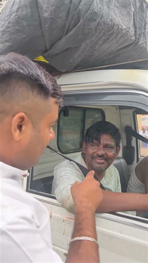 ऐसे साथियों पर मुझे गर्व है, जिन्होंने Commercial Vehicle में भी Seat Belt लगाई! ❤️