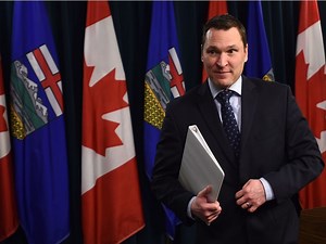 Alberta issues ultimatum to Saskatchewan over licence plate ban