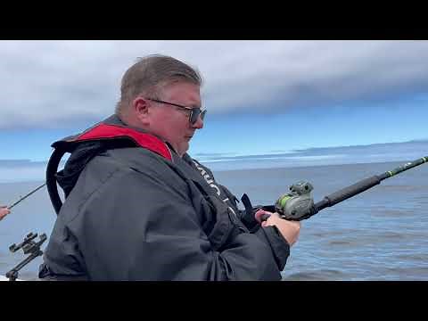 Winchester Bay, Oregon: Chinook & Coho Salmon Fishing.