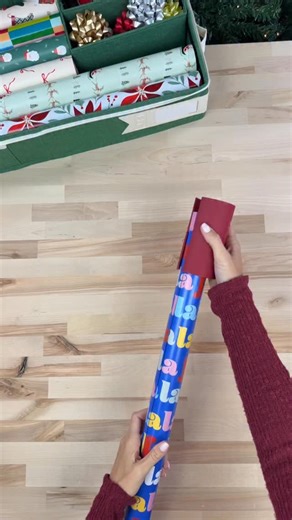 Holiday wrapping without the stress ✨ Gift wrapping, Wrapping Hack, Satisfying, Invention | Little ELF