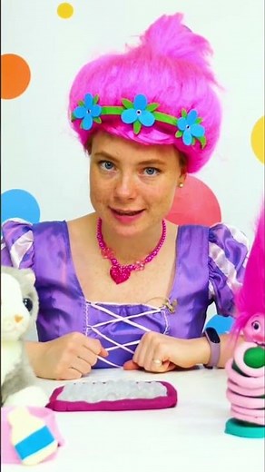 Poppy made accessories for your kitten #kidsvideo #toys