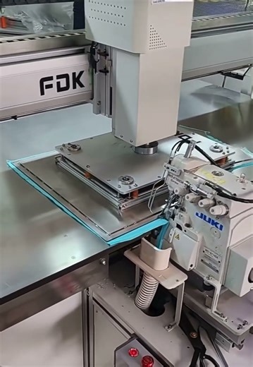 Full Auto Overlock and Hemming Process (Whitout Operator)