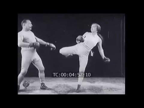 Démonstration de Savate boxe française par le professeur Charlemont (1839-1914)