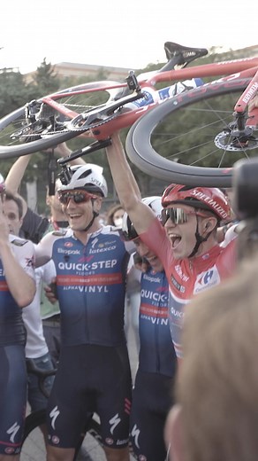 Did this really happen? Yes, it did 🤩 Remco Evenepoel is the winner of @La Vuelta 🙌 #TheWolfpack #RemcoInRed #HistoryWasMade