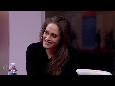 'Mr. Robot' has made Carly Chaikin paranoid