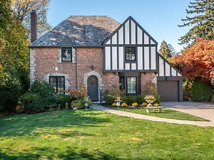 23 Castle Ridge Rd, Manhasset, NY 11030 - MLS 834167 - Coldwell Banker