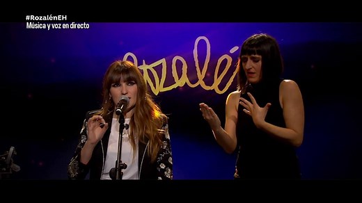 ¡Por fin! Rozalén nos canta "la puerta violeta" en directo junto con su intérprete Beatriz Romero #RozalénEH | El Hormiguero