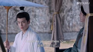 驸马雨中一把抱起公主宣示主权，让情敌知难而退！ 😏My husband carried me in his arms and didn't give my admirer any chances! #ThePrincessRoyal #度华年 #ZhaoJinmai #ZhangLinghe #赵今麦 #张凌赫 #YOUKU #优酷 | 优酷Youku