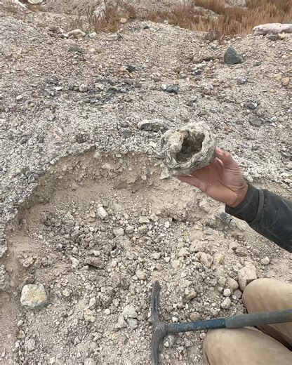 43K views · 2.9K reactions | FREE Public Dig Location! Dugway Geode Beds in Utah!!! | The Crystal Collector | Facebook