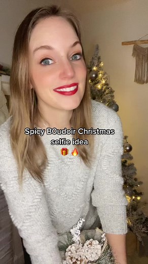 Christmas Boudoir Pose with Gift Box Ideas