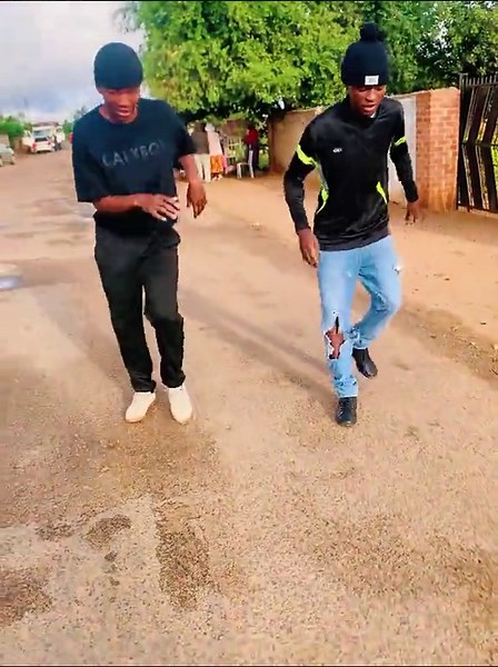 #zimtiktokers🇿🇼🇿🇼🇿🇼 #sjebha_dance❤🔥 #fyp @Thabiso ☠️🇫🇷 @teamroyal @Charles Dolamo TV🇿🇦 @fezela mshini