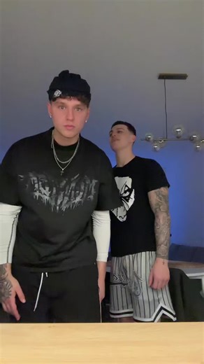 Filmy użytkownika MopiskoLotnisko (@mopiskolotnisko) z muzyką To Co Nam było - Red Lips