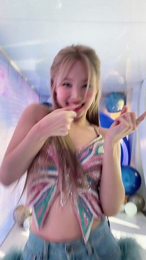 🖐👈💙#TWICE #트와이스#NAYEON #나연 #IM_NAYEON #POP❣️ #PopPopPop