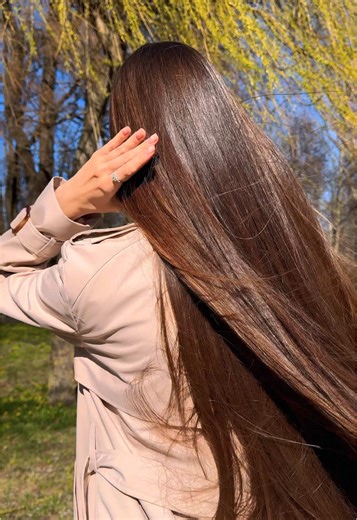 Shiny Queen: Embracing Spring with Beautiful Curls