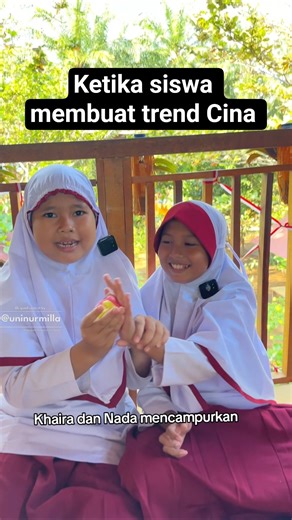Teacher's reaction when students create a viral Chinese trend of combining colors
