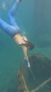 Now that’s what we call a rubbish dive, and we love it. 🎥 @brandee_anthony #deeperbluephoto | DeeperBlue.com