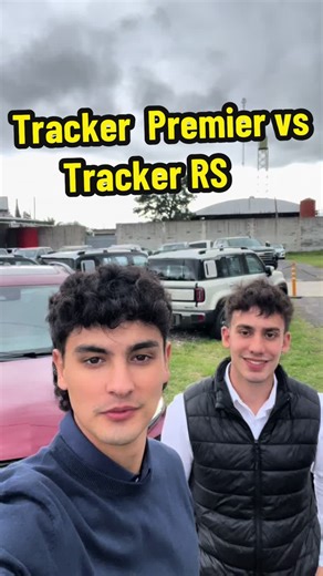 Chevrolet Tracker, 2 de sus variantes. Si les gustaría ver más videos de comparaciones coméntenlas y las grabamos. #tracker #chevrolet #version #rs #premier