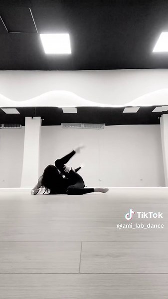 Obsessed with this choreo piece #fyp #tatemcrae #dancetok #viraltiktok #dancestudio