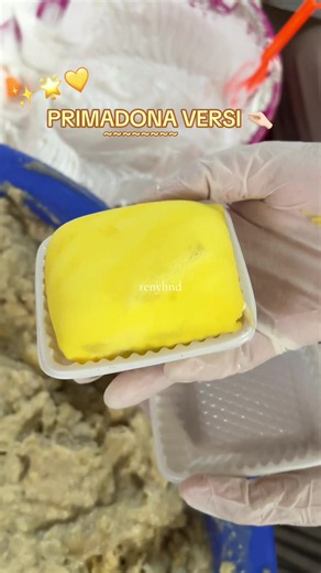 Pancake Durian Roll Primadona Versi Kecil — Pancake Durian Terdekat