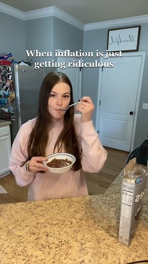 How much does milk cost where you live #inflation #momlife #funnymoments #funny #breastmilk #relatable #pumpingmom # | Everyday Scroll | Facebook