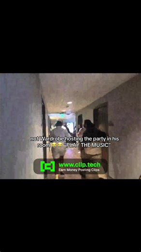 Wardrobe hosting the party in his room: viral streamer moment