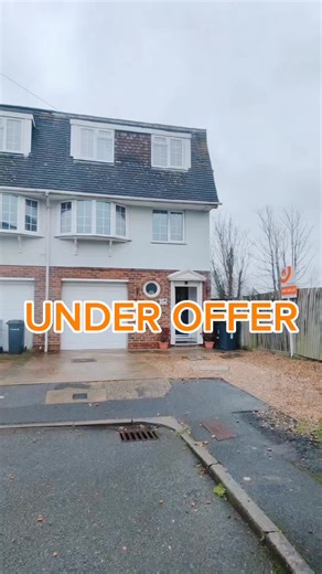 ✨ **UNDER OFFER ✨ 🏡Porchfield Close, Gravesend🏡 Another great result — agreed quickly and smoothly 💪 This fantastic 4 bedroom town house had it all: 🛏️ 4 Bedrooms 🚿 En suite 🛋️ Spacious living room 🌿 Conservatory 🚗 Off street parking 🚘 Garage 📍 Quiet cul-de-sac location Delighted for our sellers — momentum is strong right now in Gravesend 🔥 Are you ready to make your move? 📞 Call or WhatsApp: 07468 568883 📧 colin@orangeltd.co.uk #gravesend #strood
