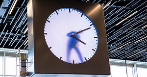 Artist Spends Day Inside Giant Clock at Amsterdam Airport to Draw Its Hands in Real Time