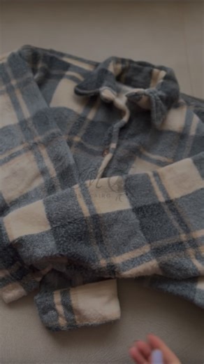 Miss cairo on Instagram‎: "Back in stock 💥 code : 202 Plaid Button-Up Fleece shirt jacket ❄️ قميص صوف ناعم منقوش 💥 Real video 📹 @misscairo_ طول : 75-77cm"‎