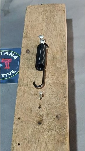 Powerful Spring Installation Trick – Easy & Safe Method #geniushack #smarthack #diy #tipsandtricks