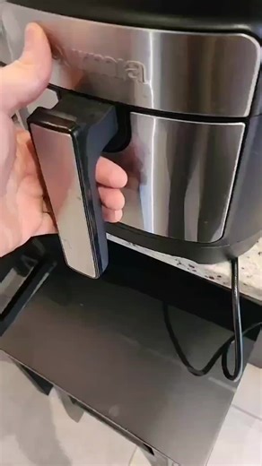 Bacon makes everything better. This was my first time trying bacon with cream cheese. Super easy to make, and I highly recommend it! #foodpics #foodphotography #easyrecipes #airfryer #airfryerrecipes #breakfastideas #hoppysmoking