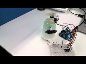 自動でフタが開閉するゴミ箱