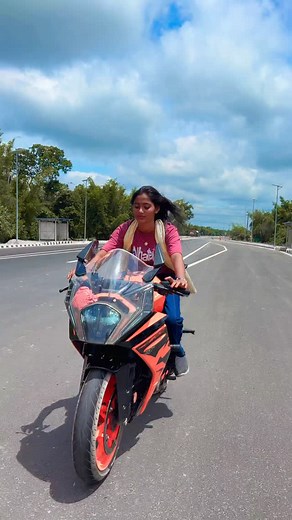 1.1M views · 38K reactions | Bihar girl #viral #trending #yamaha #bikelife #reels #bihar #trendingreels #stunts #viralgirl #support #me #guys | Babul Yaduvanshi | Facebook