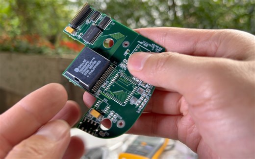 罕见电子元器件欣赏 之 PowerCap记忆电池盖 MicroChip旗下 Maxim DALLAS出品给DS1230等 NV SRAM提供10年数据保留时间