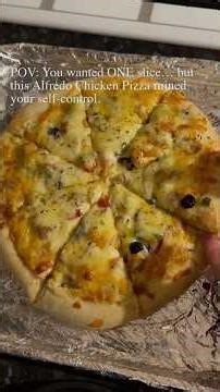 The Creamiest Chicken Alfredo Pizza Ever 🤤 #viralreels #viralrecipe #easyrecipes