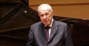 El tenor Angelo Loforese, que nunca dejó de cantar en público, muere a los 100 años