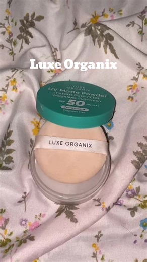 No color, all glow. Translucent is my go‑to for shine control and a soft‑focus finish✨✨ @Luxe Organix Philippines #luxeorganix #luxeorganixuvmattepowder #protection #mattepowder #reco