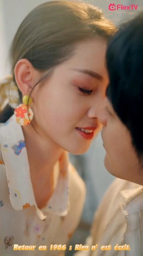 Lien de visionnage 👉️ : https://www.flextv.cc/s4/o1W30aODle Titre 📺️ : Retour en 1986 : Rien n’est écrit Elles renaissent toutes les deux, mais leurs destins s'entremêlent à nouveau ! 💥 La sœur cadette s'empare du beau-frère de sa vie antérieure, tandis que l'aînée sauve un officier qui était censé mourir... Cette fois, qui pourra véritablement remporter la vie ? 💔 Le grand retournement de situation est sur le point de commencer ! 👇 Regardez maintenant → Application FlexTV #SérieCourt #Flex