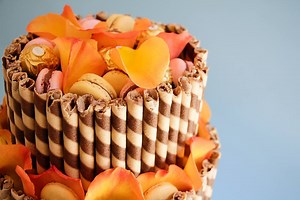 How To Decorate A Cake Using Chocolate Wafer Sticks For the full tutorial with recipes, visit http://www.youtube.com/c/rosiesdessertspotaustralia | Rosie's Dessert Spot