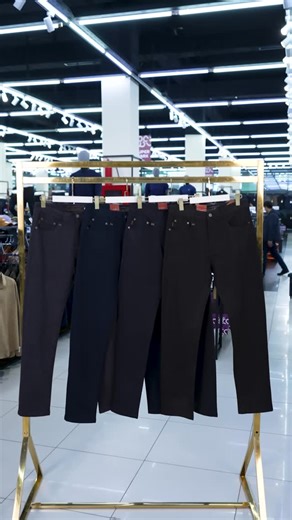 Erkaklar kiyim do’koni. on Instagram: "❄️ Sovuq mavsum uchun mos shimlar Razmerlari: 31 dan 36 gacha Button - sifatli kiyim, qimmat degani emas! #buttonuz"