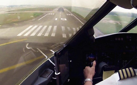 驾驶舱实拍庞巴迪CL-604 (挑战者)盲降广州白云国际机场