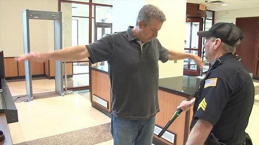 Garrett SuperWand Hand-Held Metal Detector Overview