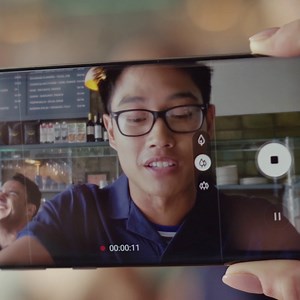 Vlogging in public? Switch to Next-level power #GalaxyNote10PH with Zoom-in Mic. | Samsung