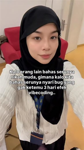 Safira🌸 | Full Stack Web Developer on Instagram: "✨ Efek Vibe Coding: Kelihatan Jago, Tapi… Save dulu karena ada beberapa tips prompting yang bisa kamu jadiin bahan belajar. Sekarang siapa sih yang nggak bisa “ngoding”? Tinggal buka Lovable, Bolt, v0, Cursor, dll, terus lempar prompt… 💥 Front-end cakep 💥 UI kinclong 💥 Demo lancar Tapi pas dibongkar dalemnya: 😬 struktur berantakan 😬 arsitektur nggak scalable 😬 logic nempel di UI 😬 maintain? good luck bestie Ini bukan salah tools-nya. Ini 