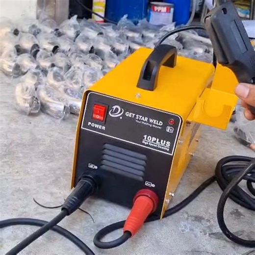 เครื่องล้างแนวเชื่อม โลหะ GSW ครบชุดเสียบปลั๊กใช้งานได้ทันที ราคา 5,500 บาท รวมส่ง รวมภาษีแล้ว เรทขายส่ง 10 ชุด ทักแอดมินได้เลยน้า Google Map ร้านเรา: 🏡 https://goo.gl/maps/mw9kqztxiCNYd7Eq6 ╔══ 👇 สนใจติดต่อ/สอบถามได้ที่ 👇 ═══╗ 📩 Inbox: m.me/stl99.thai 💬 LINE ID: @STL99 → https://lin.ee/oIgvJC6 📞 โทรด่วน: 082-193-2899 🕘 เปิดทุกวัน จันทร์-เสาร์ 08.00 - 17.00 น. (หยุดวันอาทิตย์) | เครื่องเชื่อม ตัดพลาสม่า ผ้ายีนส์ขัดเงา บากท่อ ใบตัด ใบเจียร และ ลวดเชื่อม