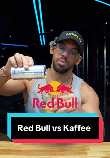 Redbull vs Kaffee Koffeinboost & wach werden um jeden Preis. Diese zwei „Getränke“ finden sich morgens bei vielen Menschen auf dem Speiseplan aber worin liegt eigentlich der Unterschied. Der Hauptunterschied zwischen Red Bull und Kaffee liegt in den Zutaten und ihrer Wirkung: Kaffee enthält natürliches Koffein, das aus Kaffeebohnen gewonnen wird. Der Koffeingehalt variiert je nach Kaffeemenge und Zubereitungsart, aber eine Tasse Kaffee enthält typischerweise etwa 80-100 mg Koffein. Red Bull enth